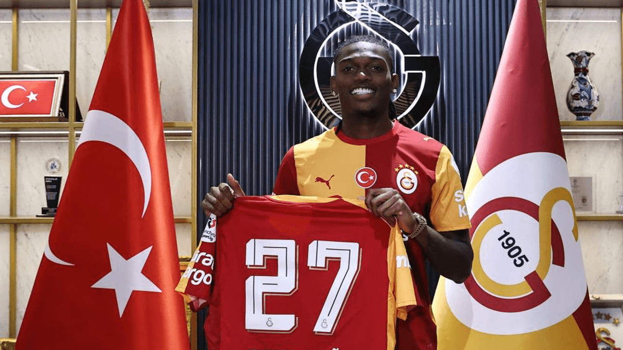 Galatasaray, Leao ile 4 yıllık sözleşme imza altına aldı