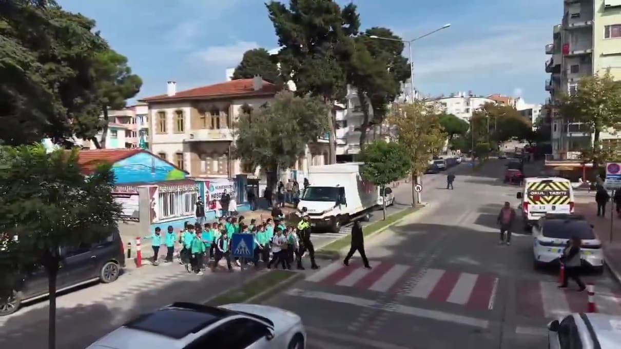 Çanakkale'de emniyet ekipleri okul çevresi denetimlerini aralıksız sürdürüyor