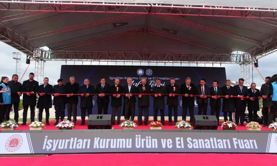 Çanakkale’de ‘İşyurtları Ürün ve El Sanatları Fuarı’ Açıldı