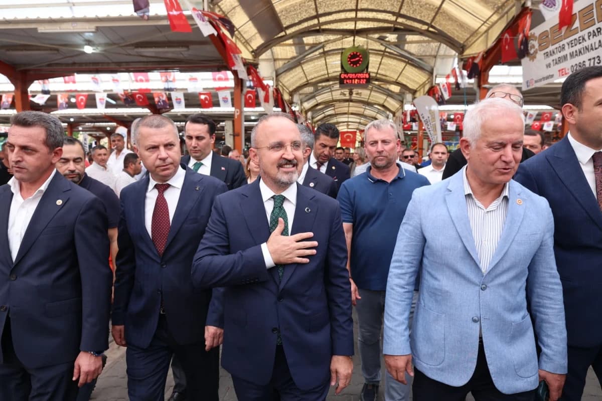 Turan Bayramiç’te Konuştu: 'Tarım Artık Tercih Değil, Mecburiyet' Turan’dan Bayramiç’te Kardeşlik ve Üretim Mesajı