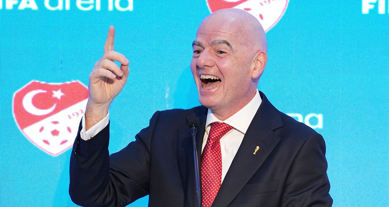 FIFA Başkanı Infantino, Gençlik ve Spor Bakanı Osman Aşkın Bak ile Birlikte Türkiye'de Coşku Yarattı