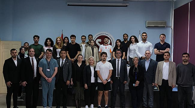 Rektör Erenoğlu Tıp Fakültesi Öğrencileriyle bir Araya Geldi