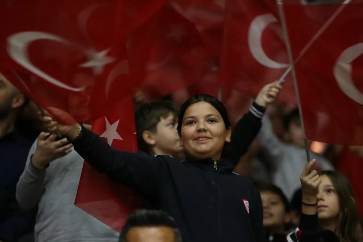 Çanakkale'de 23 Nisan Ulusal Egemenlik ve Çocuk Bayramı Coşkuyla Kutlandı
