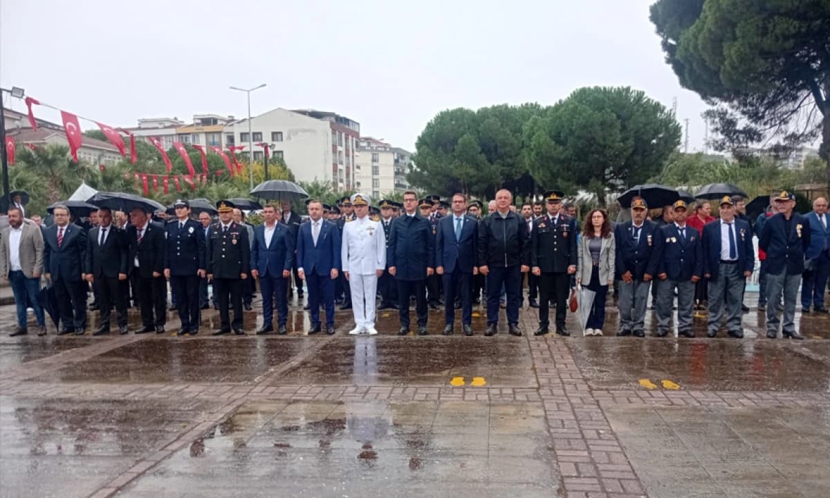Kurtuluş Töreninden Esnaf Ziyaretine: Uz Ezine’de Sahadaydı haberi