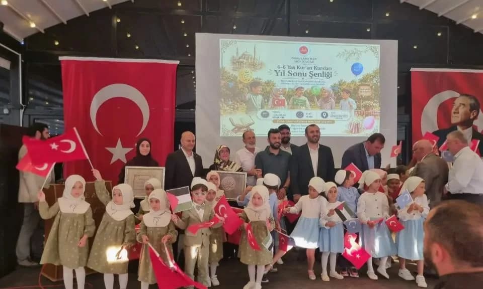 Gökçeada'da Miniklerden Muhteşem Mezuniyet Şenliği