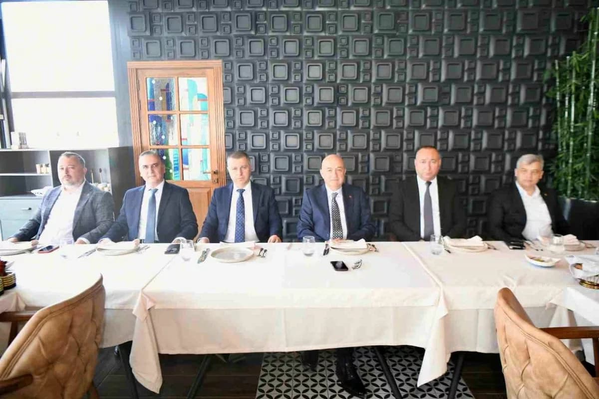 AK Parti Çanakkale'de Hizmete Odaklanıyor