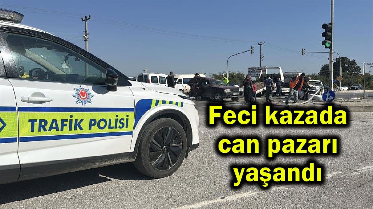 D-100 Karayolunda Şiddetli Çarpışma: 3 Yaralı ve Trafik Kontrolü