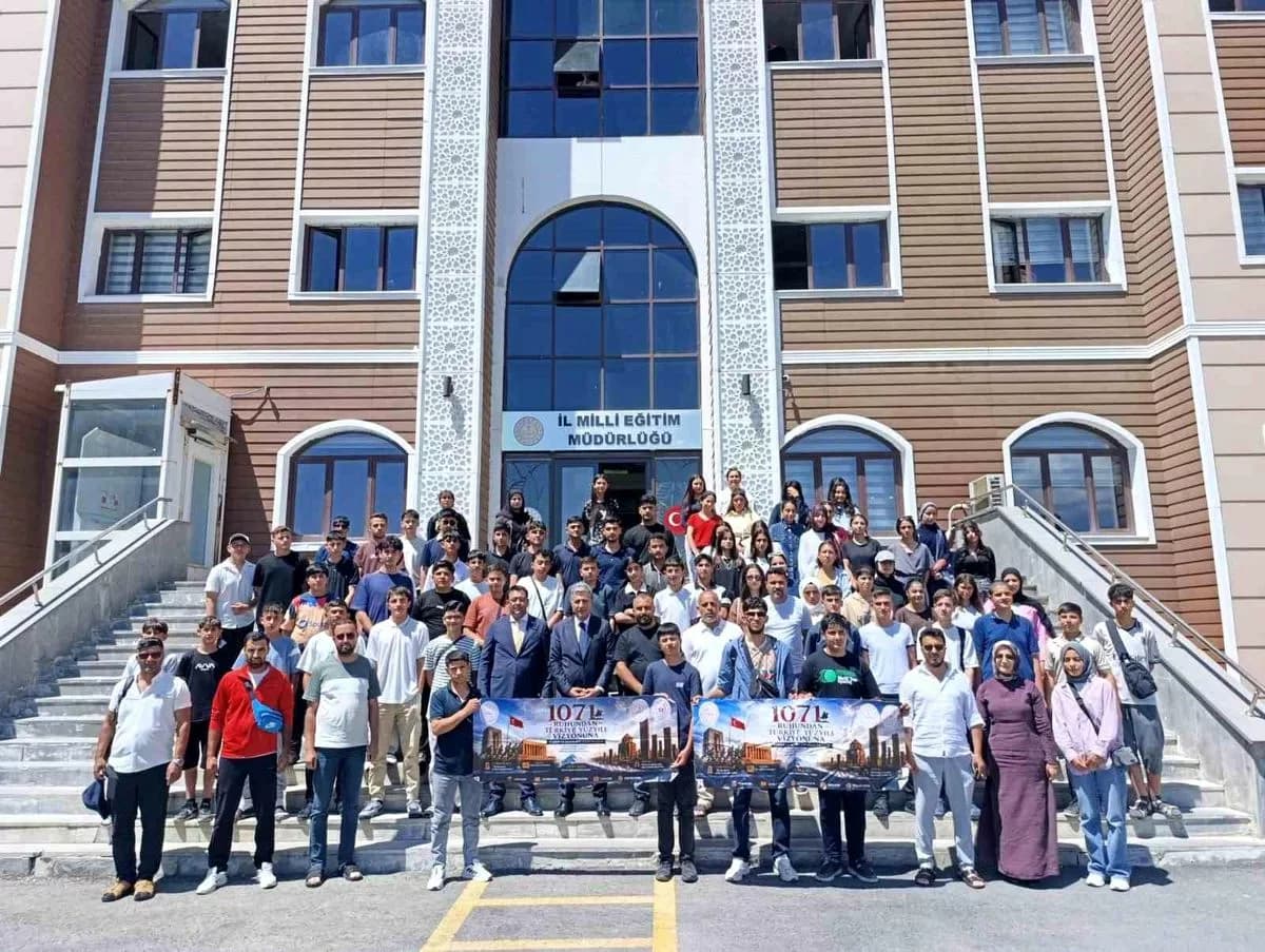Ağrılı Öğrenciler Tarihi Geziye Çıktı