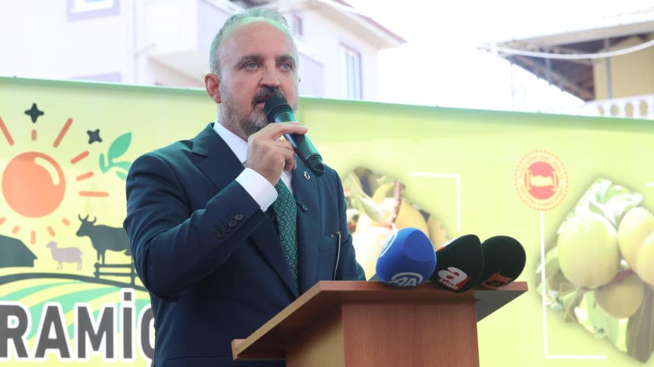 Bülent Turan'dan Bayramiç'te Net Mesajlar: 'Kendinize Gelin' Çağrısıyla Geniş Bir Perspektif Sunuldu