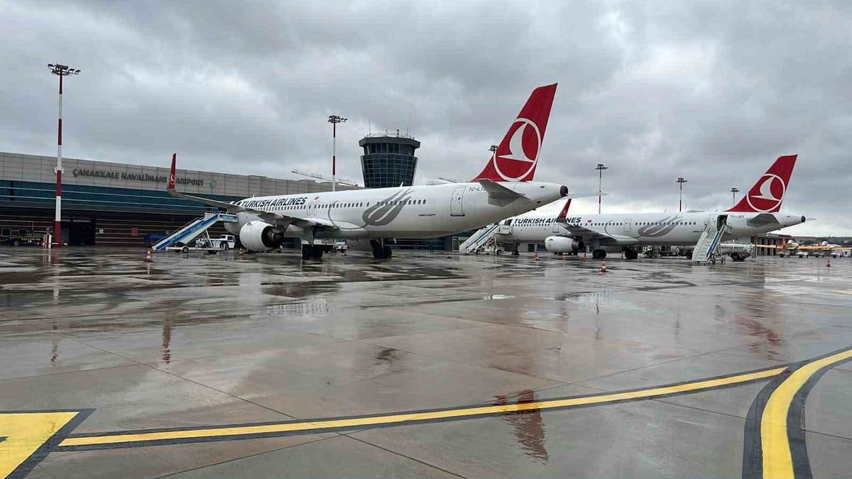 Barselona ve Çukurova'dan uçaklar İstanbul havası dolayısıyla Çanakkale'ye korunaklı indi