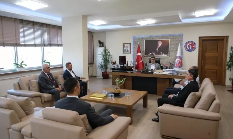 ÇOMÜ, Çalışanların Sosyal Yaşamını Desteklemek İçin Sendikalarla İş Birliği Protokolü İmzaladı