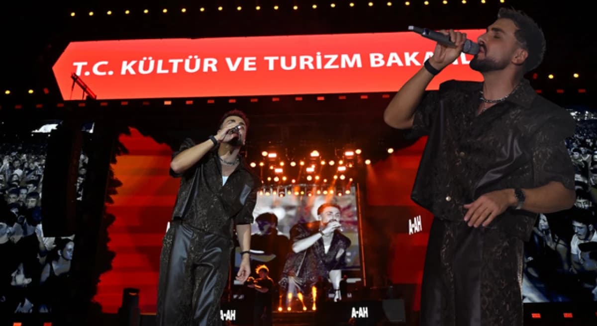 Çanakkale’de festival sahnesinde Sefo rüzgarı