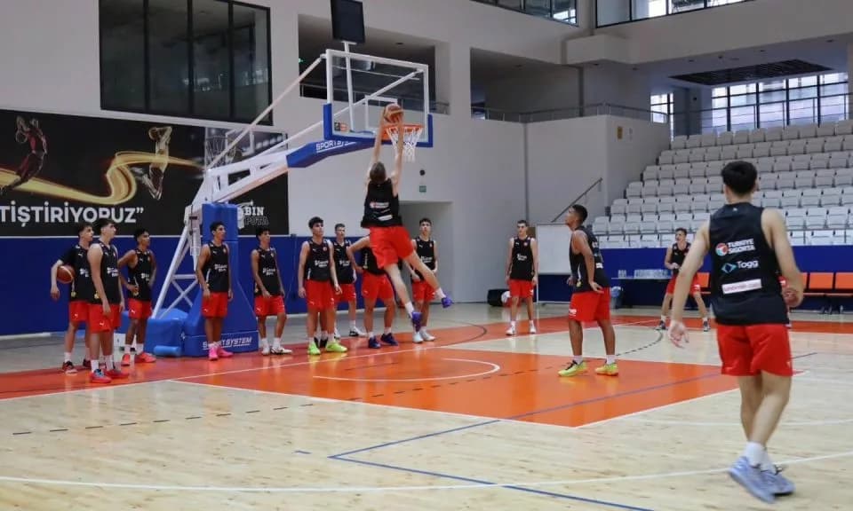 U16 Erkek Basketbol Milli Takımı Çanakkale'de Kamp Yapıyor