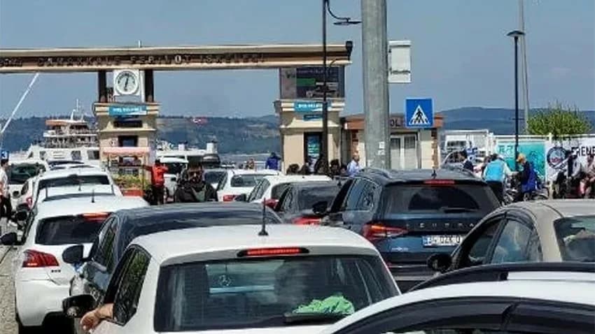 Çanakkale'de Trafik Yükü Artıyor