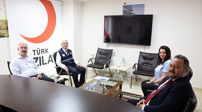 VALİ TORAMAN'DAN KIZILAY ÇANAKKALE ŞUBESİ'NE ZİYARET