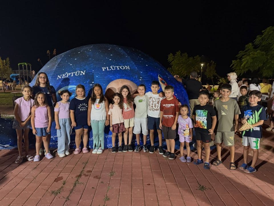 Lapseki’de Çocuklar Uzayın Büyüleyici Dünyasını Keşfetti