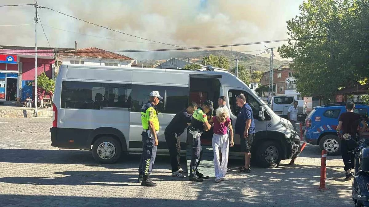 Çanakkale'de Orman Yangını: Yaşlı Bakım Merkezinde Tahliye