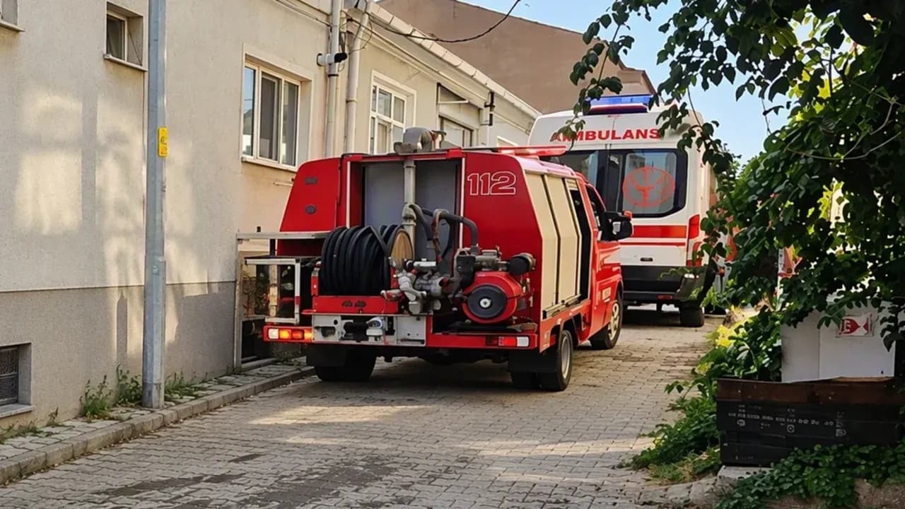 Evinde hareketsiz mevcut 55 yaşındaki Avni Çakır yaşamını yitirdi Gelibolu’da