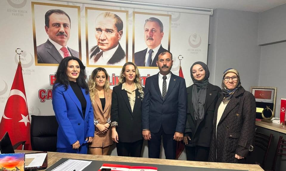 BBP Çanakkale Kadın Kolları'nda Rozet Takdimi: Yeni Başarılar