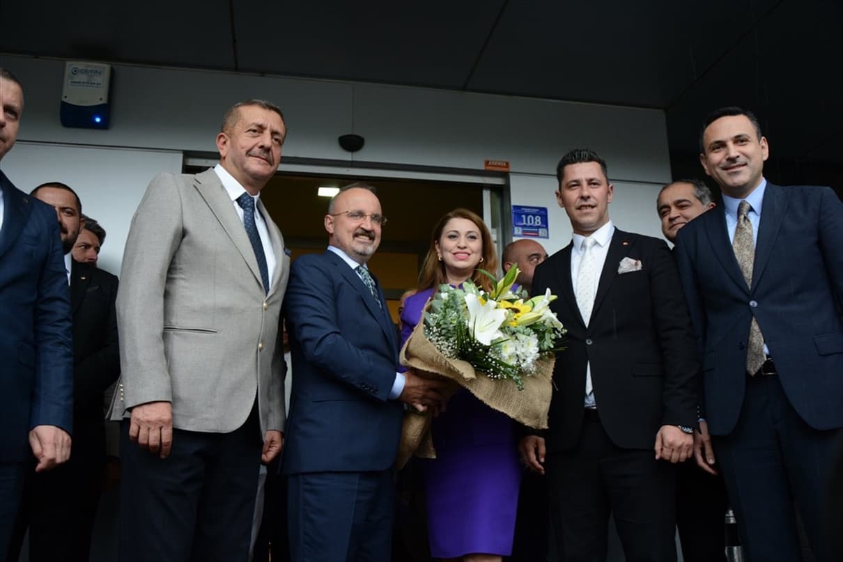 Bülent Turan, Çanakkale Ticaret Borsası'na Ziyaret Ederek Seçim Sonuçlarını Kutladı