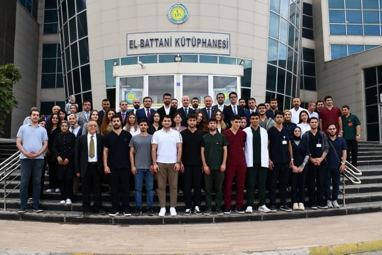 YÖK Başkanı Sayın Prof. Dr. Erol Özvar Öğrencilerle Buluştu: ÇOMÜ Rektörü Prof. Dr. R. Cüneyt Erenoğlu Harran Üniversitesi’ndeki "Bilim Kafe" Etkinliğine Katıldı