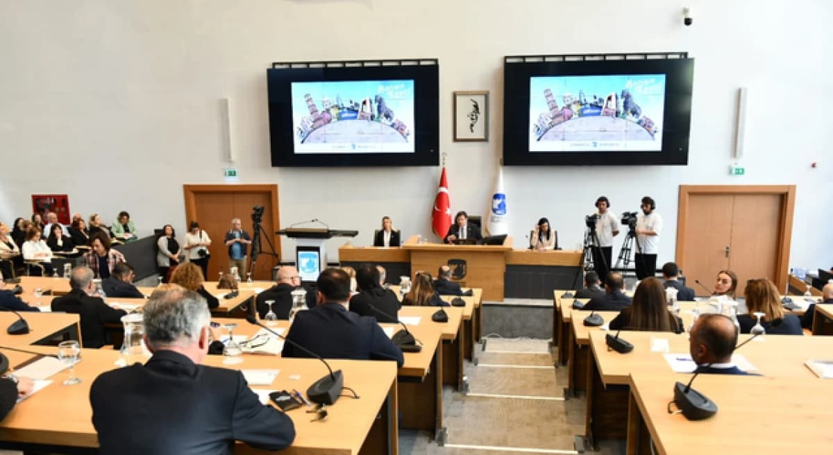 Çanakkale'de Ulaşım ve Servis Ücretlerine Zam Gündemde: Kritik Meclis Toplantısı Bekleniyor
