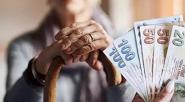 Nisan Ayı Yaşlı ve Engelli Aylıkları Hesaplara Yatırıldı