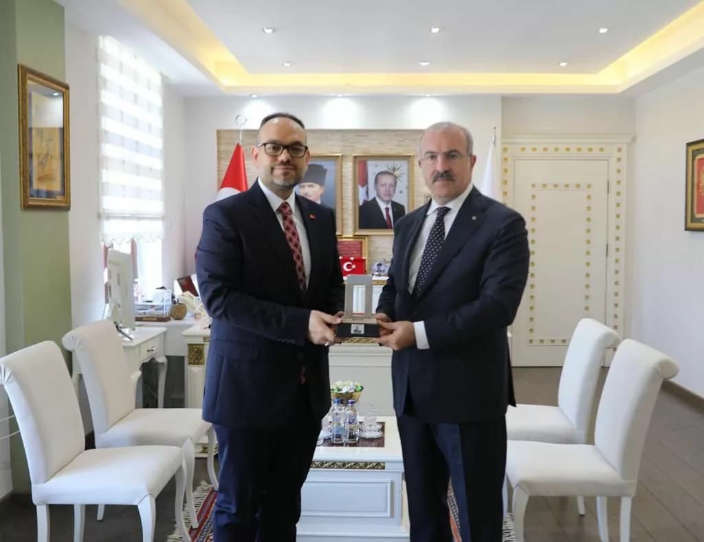 Vali Toraman konuklarını ağırladı