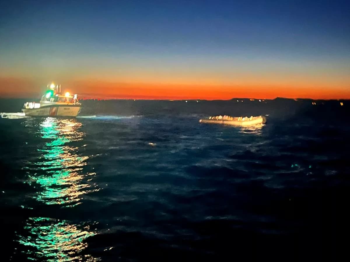 Ayvacık'ta Düzensiz Göçmenler Kurtarıldı