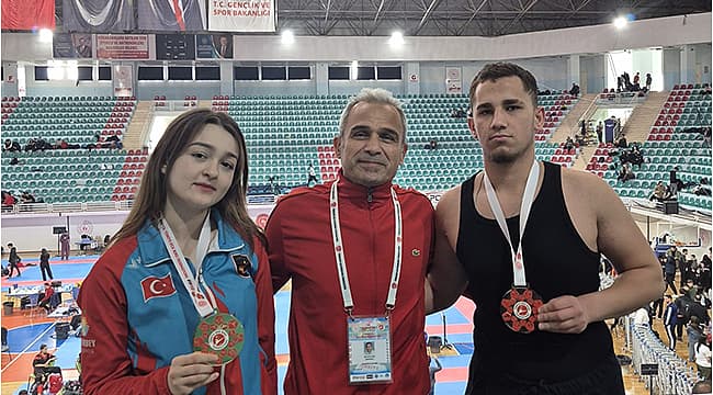 Çanakkale Ateşi Spor Kulübü, Türkiye Kick Boks Şampiyonası'nda Büyük Başarıya İmza Attı