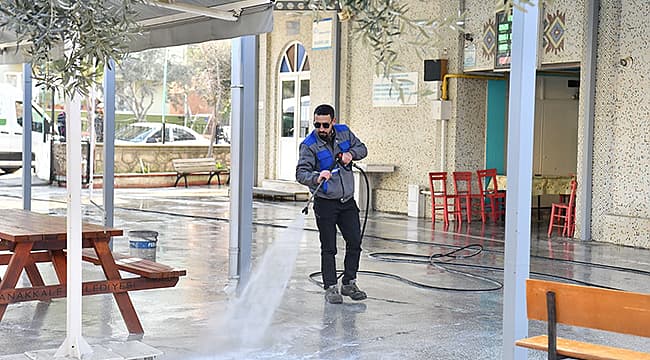 Çanakkale'nin Manevi Kalpleri Bayram'a Hazır: Camilerde Kapsamlı Temizlik Seferberliği