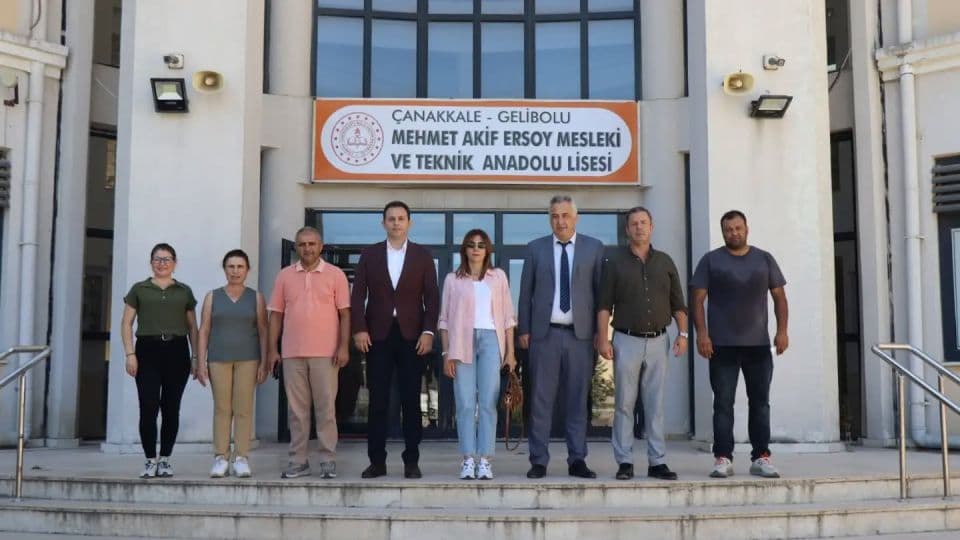 Mine Hayta’dan Gelibolu’da Okullara Yeni Eğitim Yılı Ziyareti