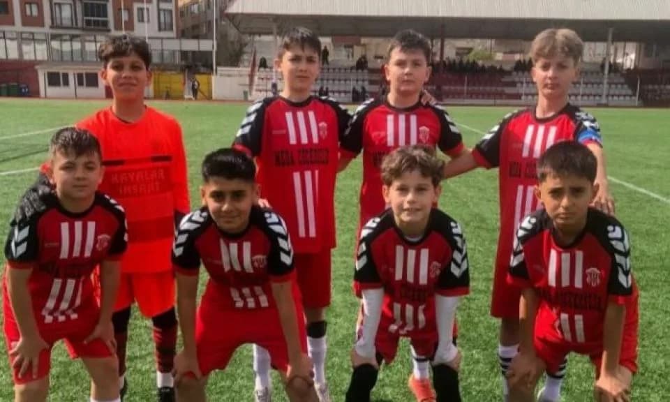 Hacıpehlivan'ın Gururu Genç Kramponlar: Köy Rüzgarı Sahada Esiyor