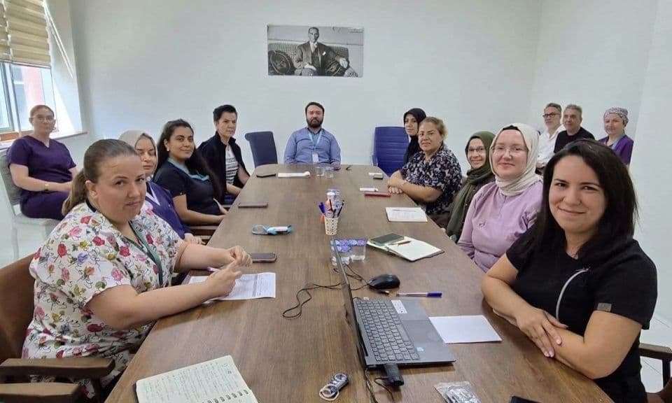 Biga Devlet Hastanesinde Hasta Güvenliği Komite Toplantısı: Kalite ve Güvenlik Ön Planda