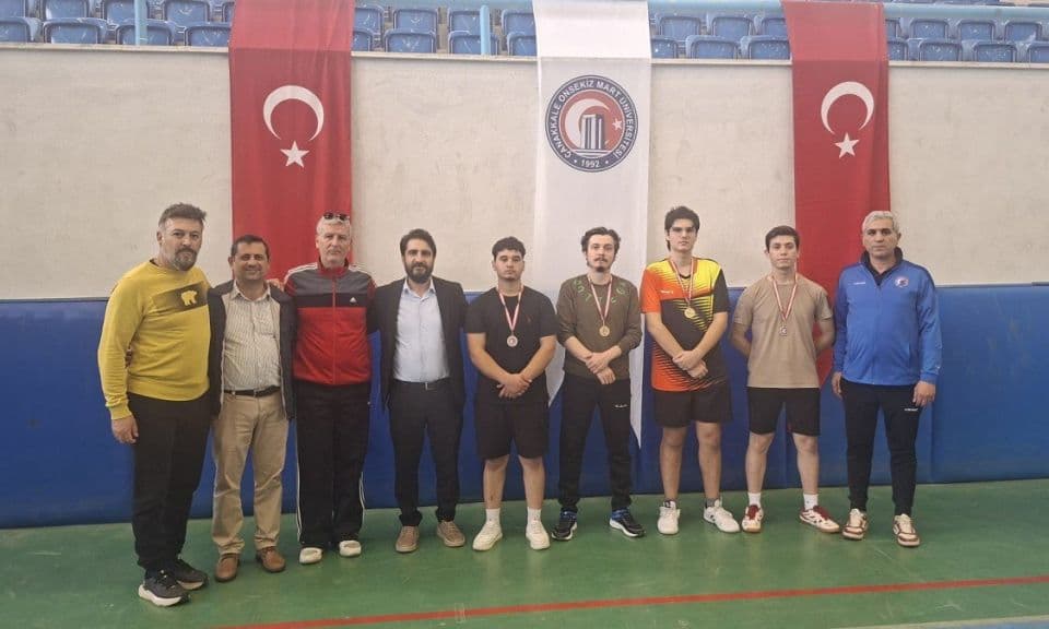 ÇOMÜ’de Hoş Geldin Masa Tenisi Turnuvası: Çanakkale’de Spor Heyecanı