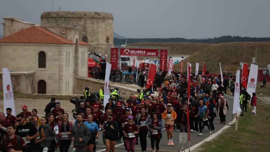 Çanakkale'nin Kalbi Gelibolu'da Attı: 11. Uluslararası Barış Maratonu Heyecanı Başladı!