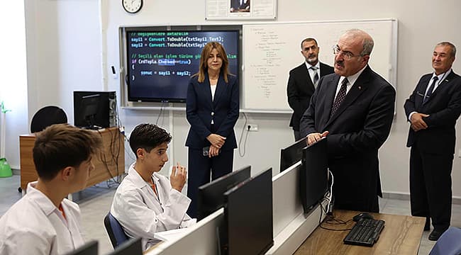 Çanakkale Valisi Doç. Dr. Ömer Toraman, Tacettin Aslan Lisesi’ni Ziyaret Etti