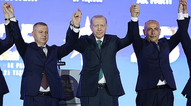 Eceabat Belediye Başkanı Saim Zileli AK Parti'ye Katıldı