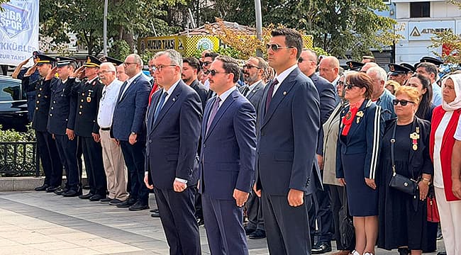 BİGA TSO, 30 AĞUSTOS TÖRENLERİNE KATILDI Biga Ticaret ve Sanayi Odası, 30 Ağustos Zafer Bayramı’nın 104. yıl dönümü çerçevesinde Biga Kaymakamlığı eliyle gerçekleştirilen yetkili makamlarca kutlama programına yer aldı. TROYA, MİT VE TARİH
