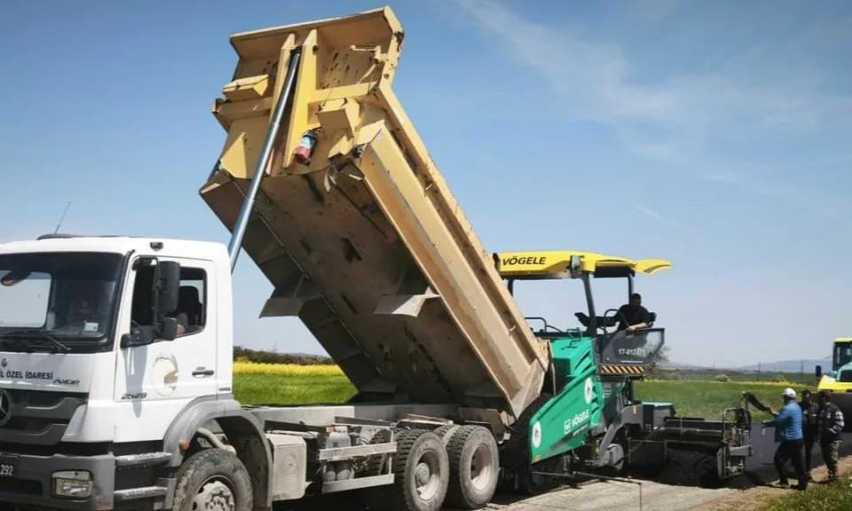 Yülüce Köyü yolu için asfalt çalışmaları hummalı şekilde başladı