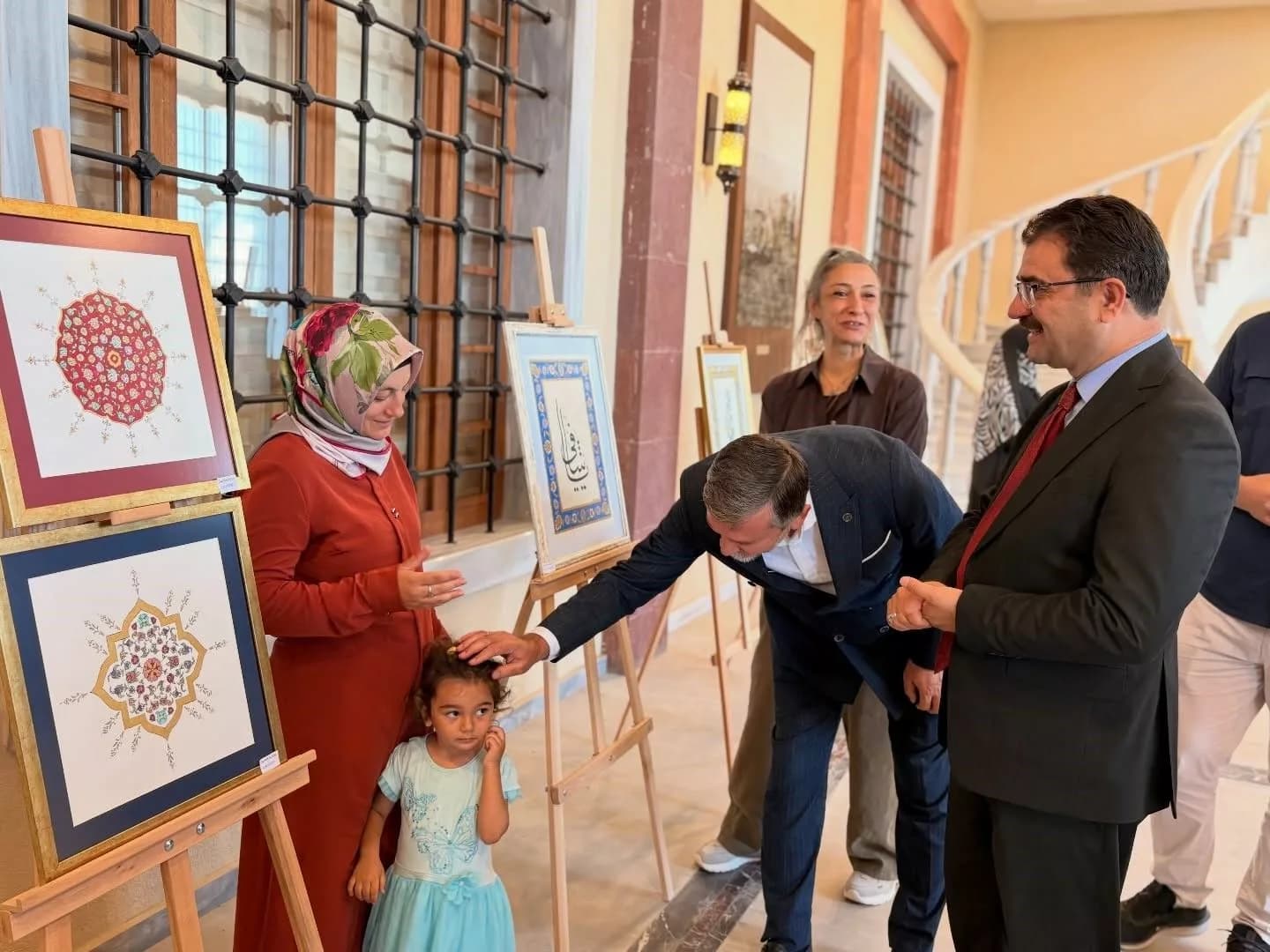 Çanakkale'de Tezhip Sanatı Kursu Sergisi Gerçekleştirildi