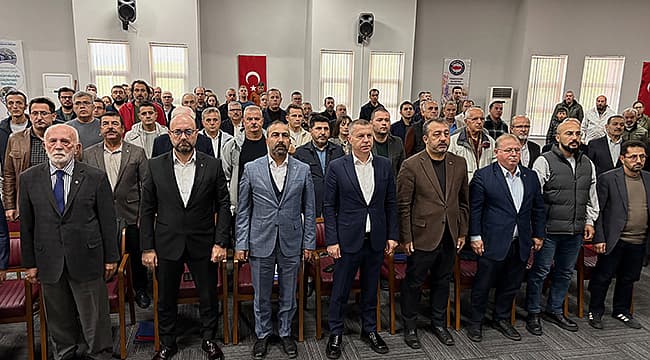 AK PARTİ'DEN EĞİTİM-BİR-SEN GENEL KURULU VE GENÇLERLE BULUŞMA AK Parti Çanakkale İl Başkanı Abdurrahman Kuzu, il yönetim kadrosu kurulu üyeleri ve teşkilat mensuplarıyla eşliğinde Eğitim-Bir-Sen Çanakkale Şubesi Olağan Genel Kurulu’na yer aldı.