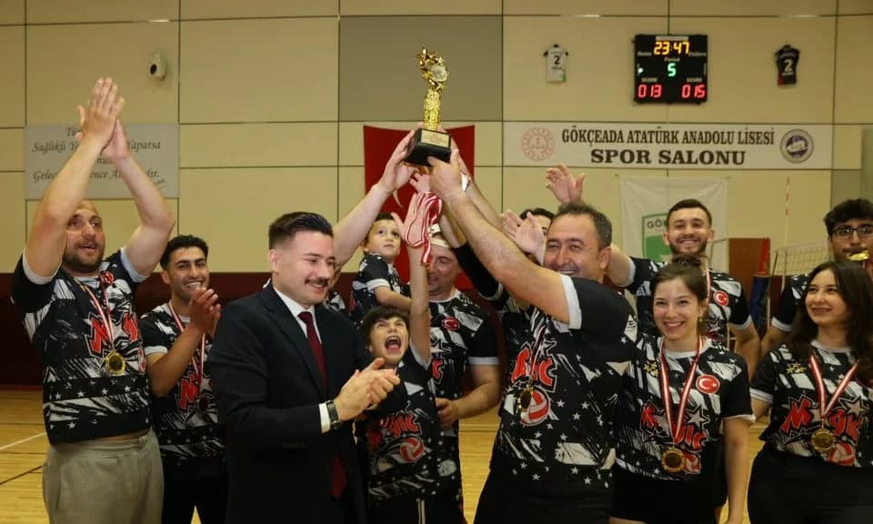 Gökçeada'da 7. Geleneksel Voleybol Turnuvası
