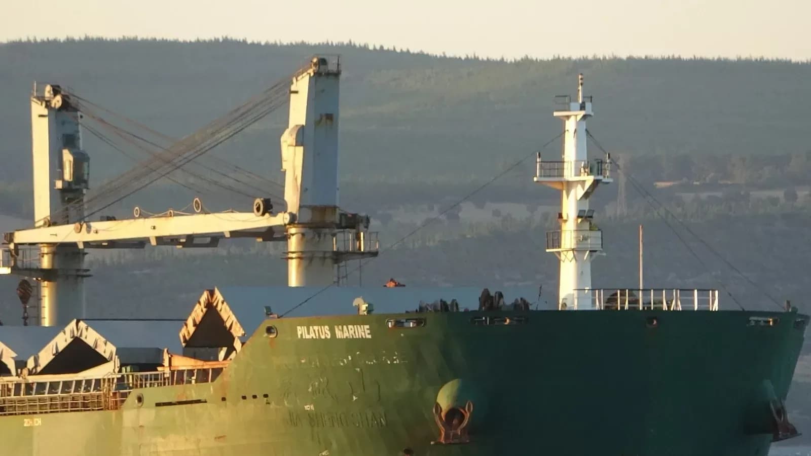 Çanakkale Boğazı'nda Dökme Yük Gemisi Karaya Oturdu