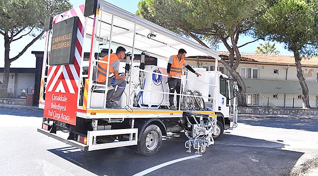 Çanakkale'de Yaya ve Araç Trafiği Güvenliğini Artıran Yeni Çizgi Boyama Çalışmaları