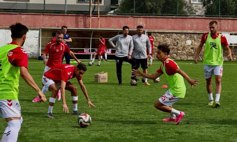 Çanakkale'de Çanakkalespor, Kepezspor'u 3-1 Yendi