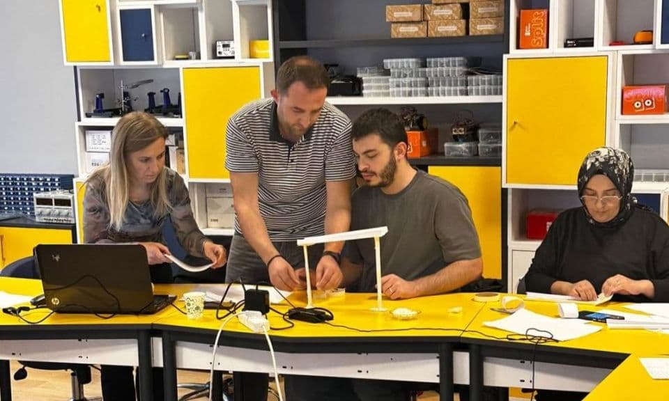 Öğretmenlere Harezmi Eğitim Modeli semineri organize edildi Biga’da