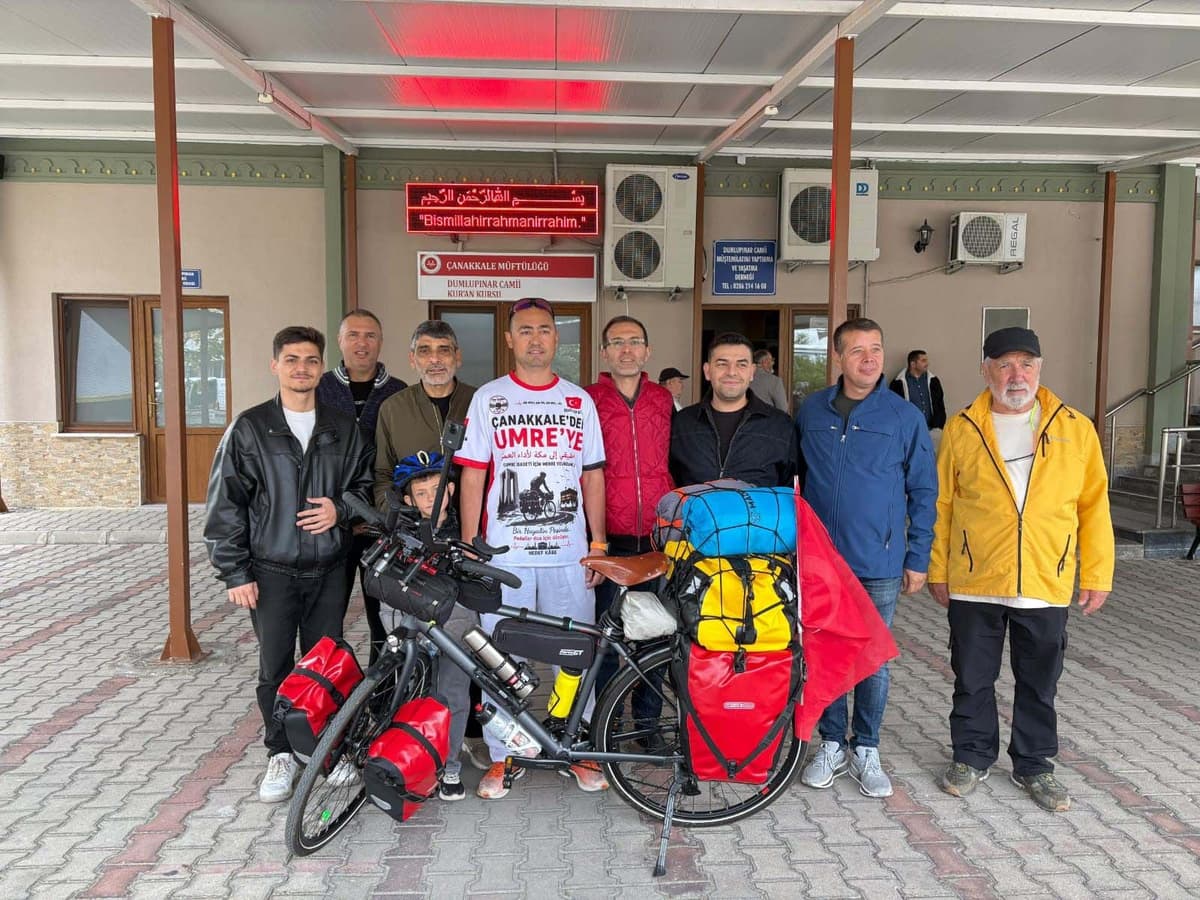 Bisikletle Mekke yolundaki Çanakkaleli Murat Tecimen, Cilvegözü'nden Suriye'ye vardı