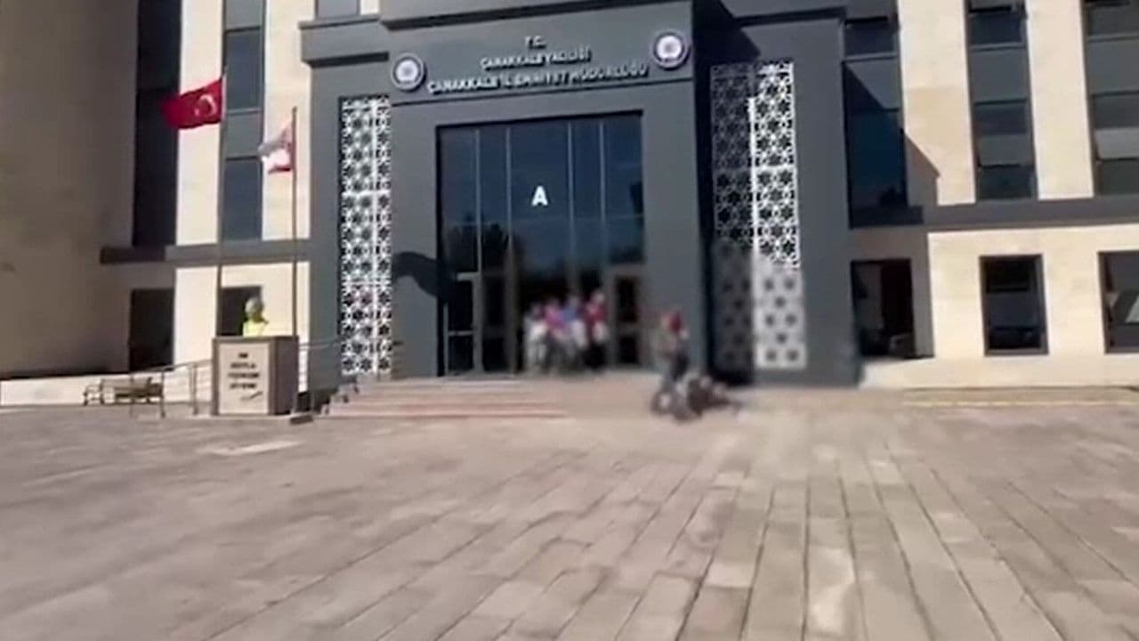 Organize edilen operasyonda 122 kişi yakalanarak gözaltına alındı (Video) Çanakkale'de