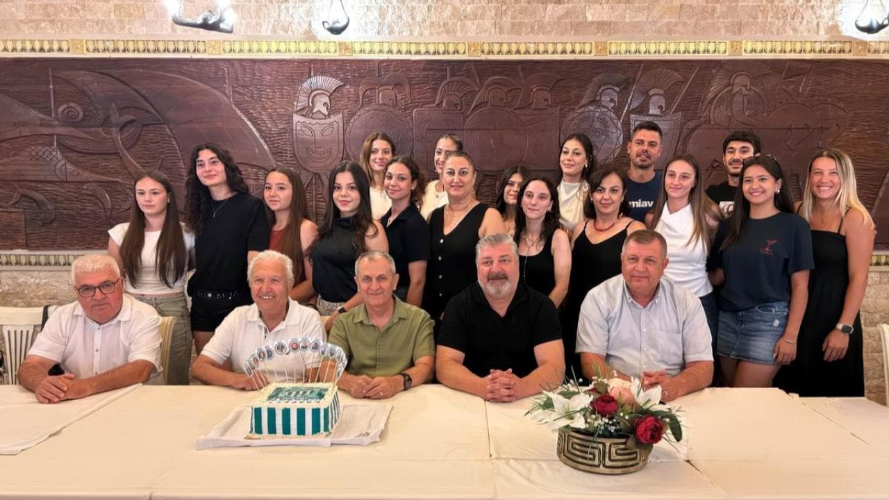 Yeşil Bayramiç Spor Voleybol Takımı güncel sezon öncesi moral depoladı